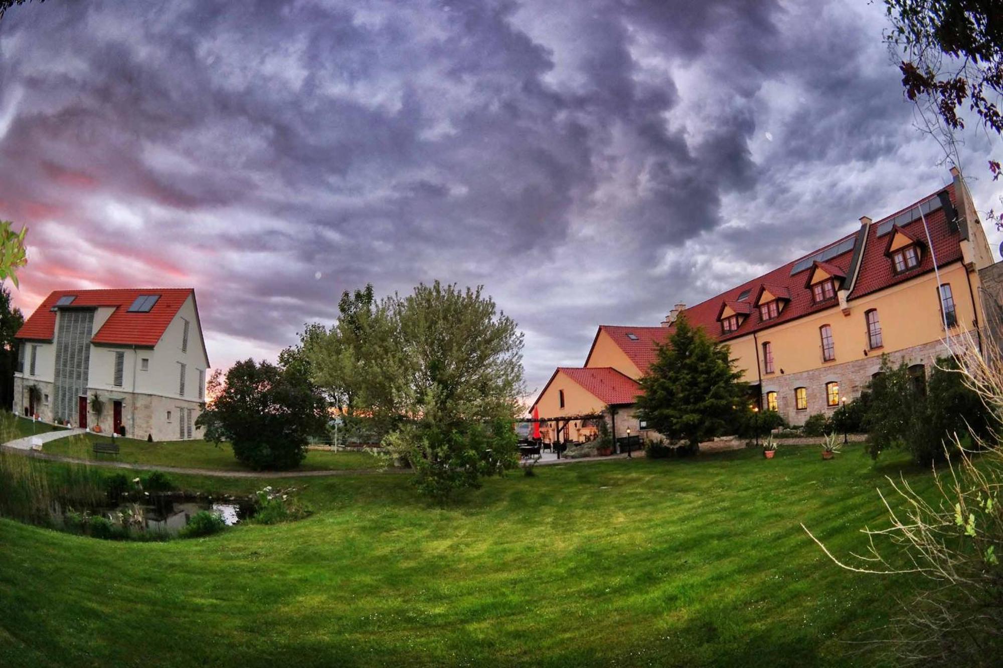 Hotel Und Restaurant Rittergut Kreipitzsch Naumburg  Exteriér fotografie